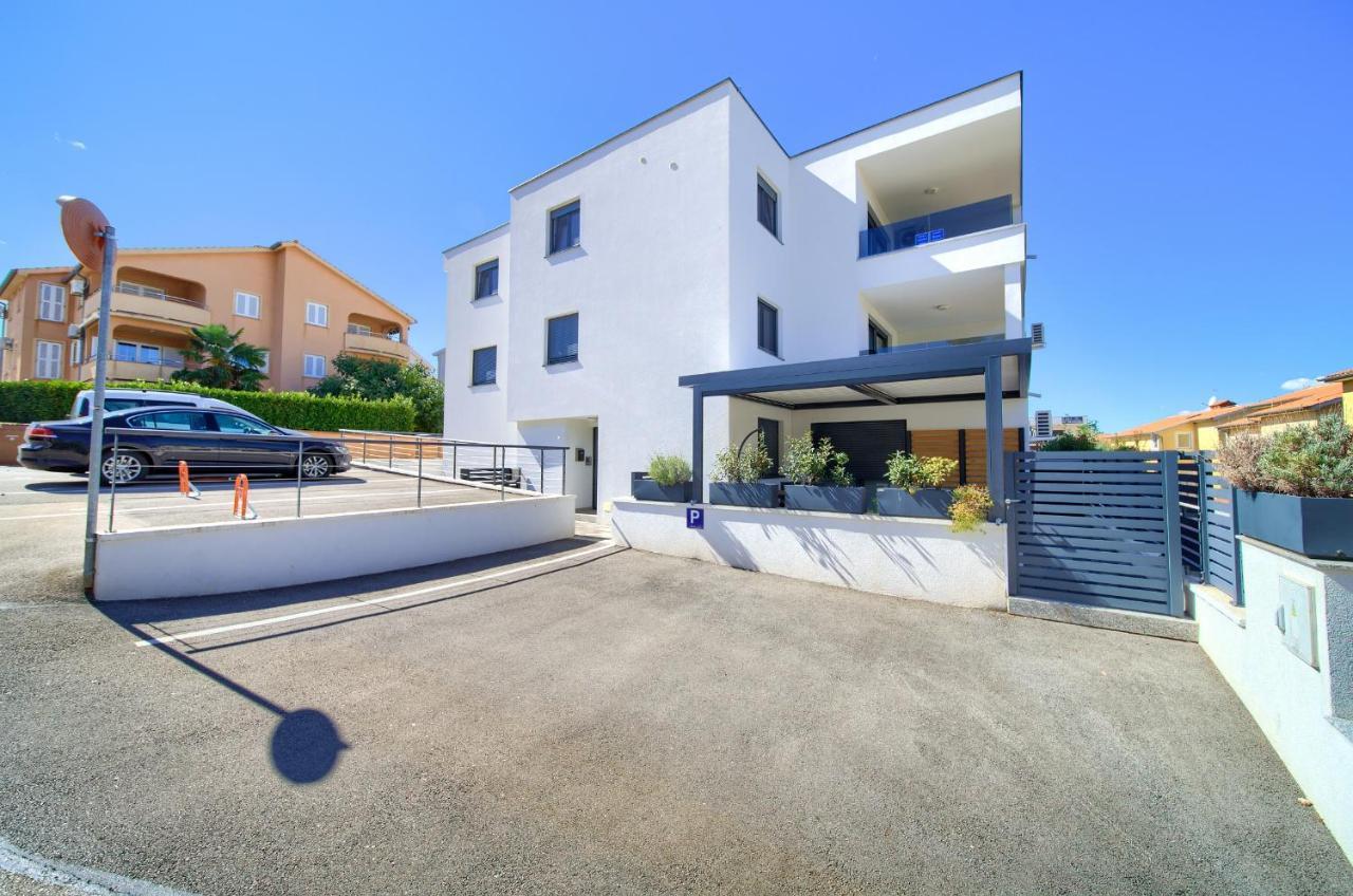 Apartments Nadica Deluxe Malinska Exterior foto