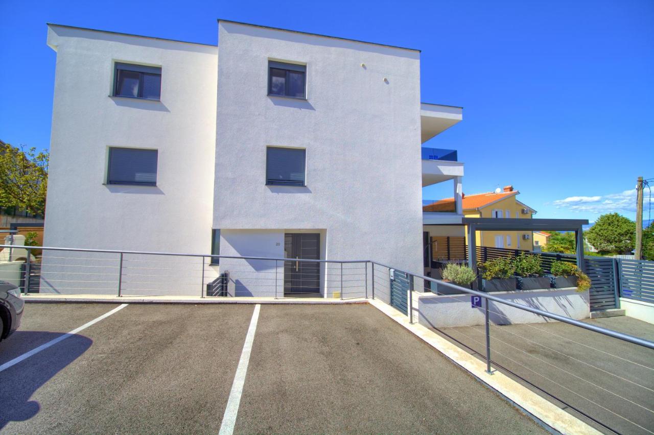 Apartments Nadica Deluxe Malinska Exterior foto